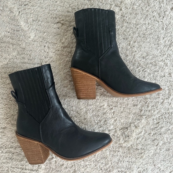 Black cowgirl boots mid calf - Picture 6 of 8